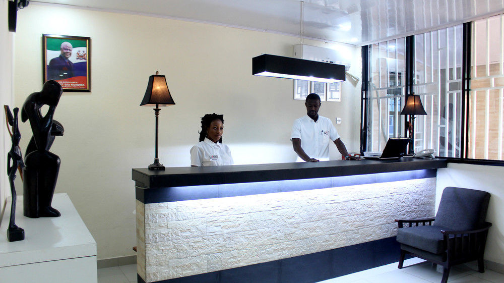 Metro Hotel Freetown Esterno foto