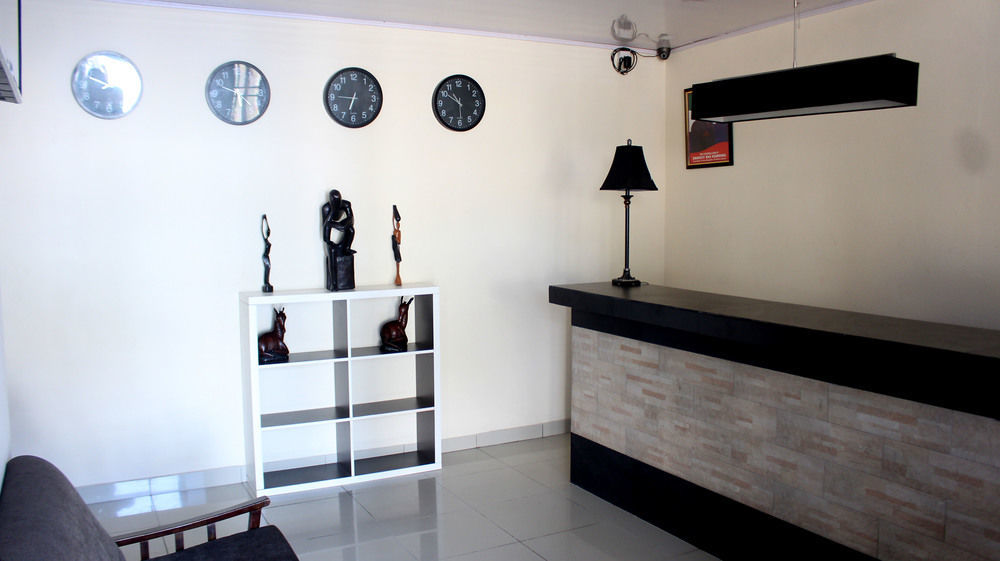 Metro Hotel Freetown Esterno foto